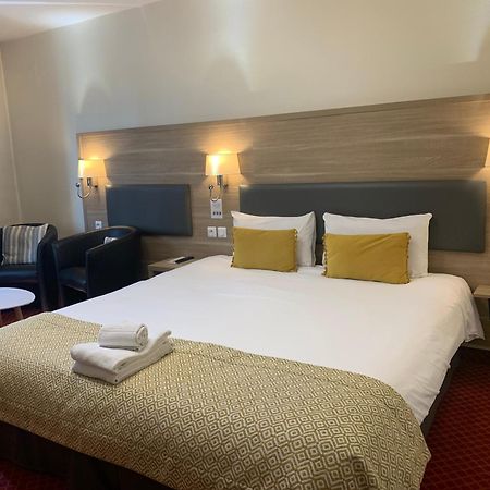 Brit Hotel Bleu Nuit Saintes Kültér fotó