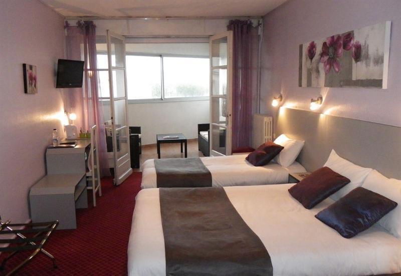 Brit Hotel Bleu Nuit Saintes Kültér fotó