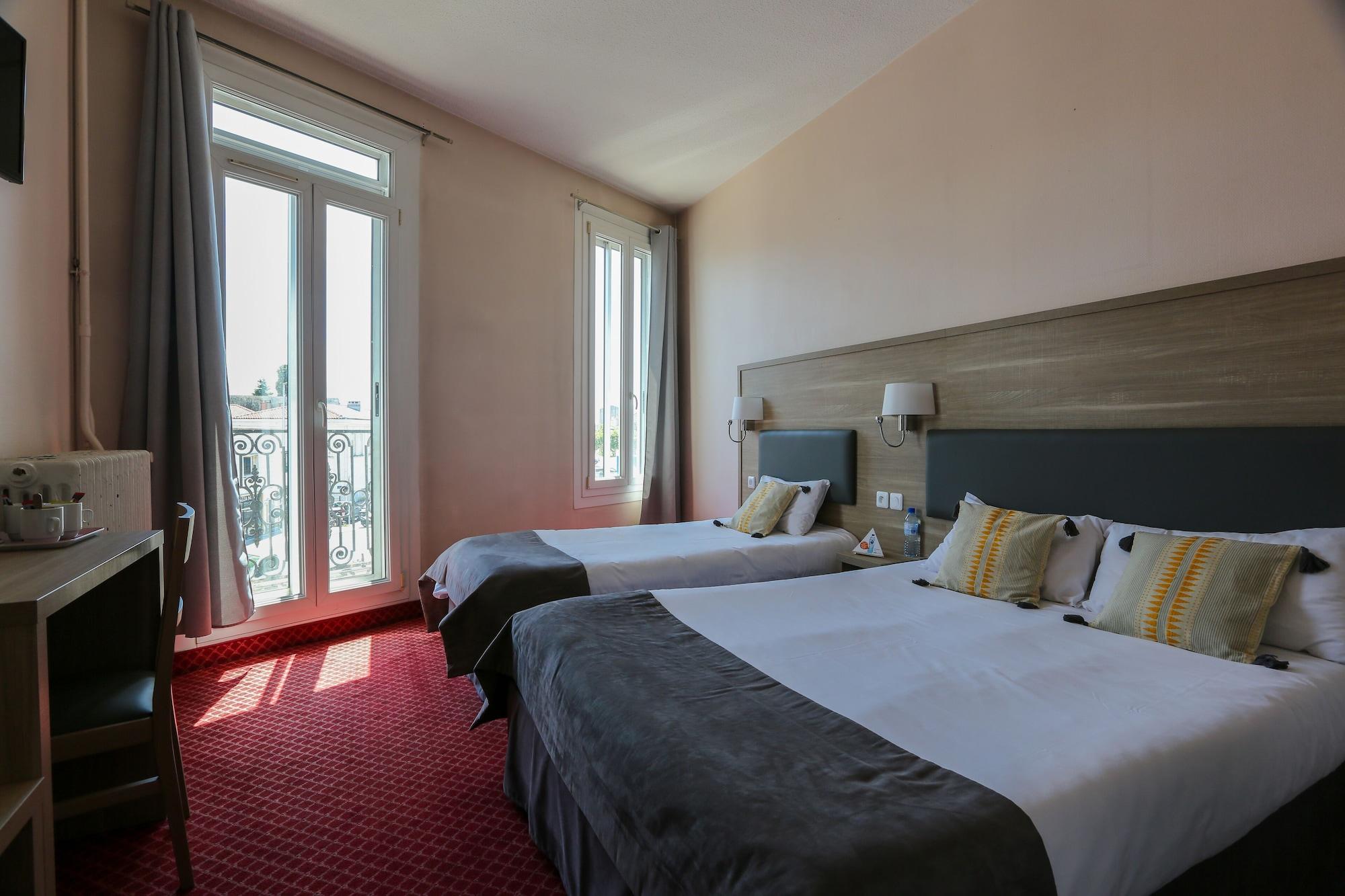 Brit Hotel Bleu Nuit Saintes Kültér fotó