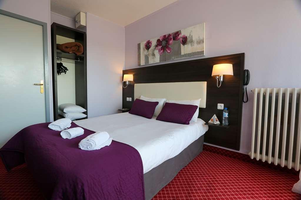 Brit Hotel Bleu Nuit Saintes Szoba fotó