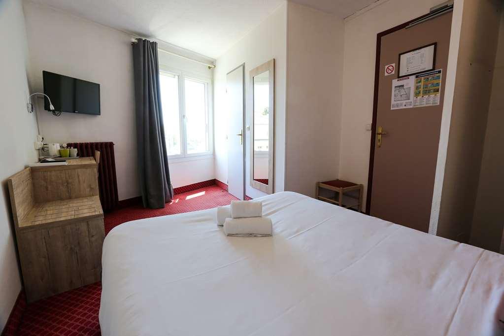 Brit Hotel Bleu Nuit Saintes Szoba fotó