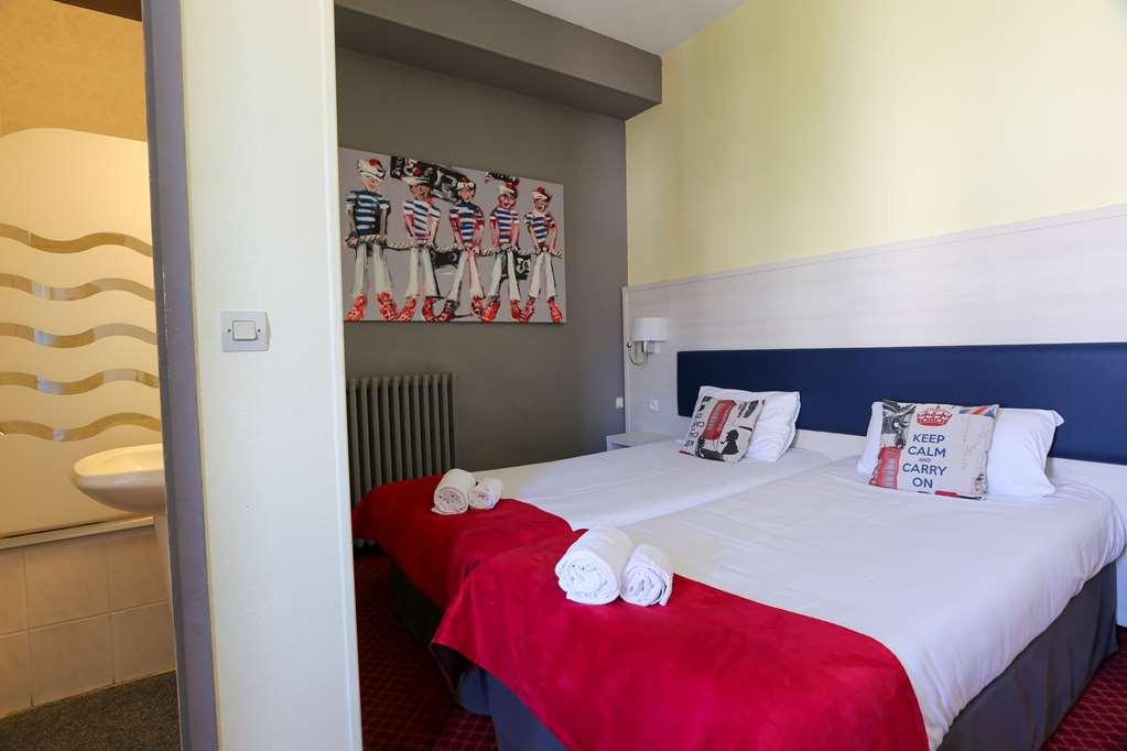 Brit Hotel Bleu Nuit Saintes Szoba fotó