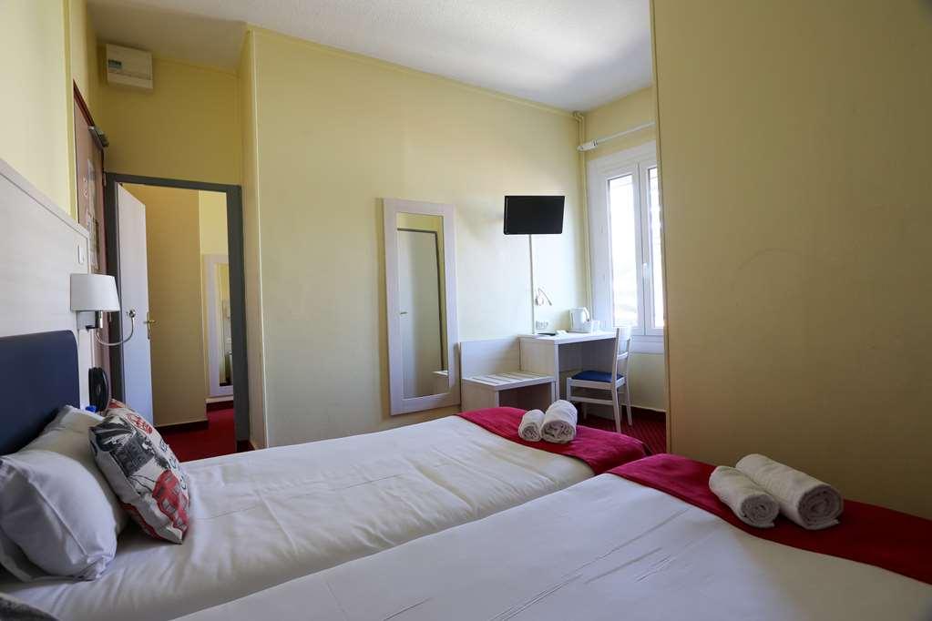 Brit Hotel Bleu Nuit Saintes Szoba fotó