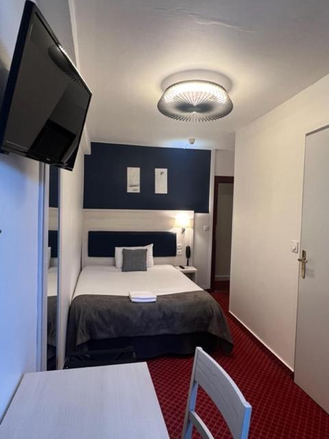 Brit Hotel Bleu Nuit Saintes Kültér fotó