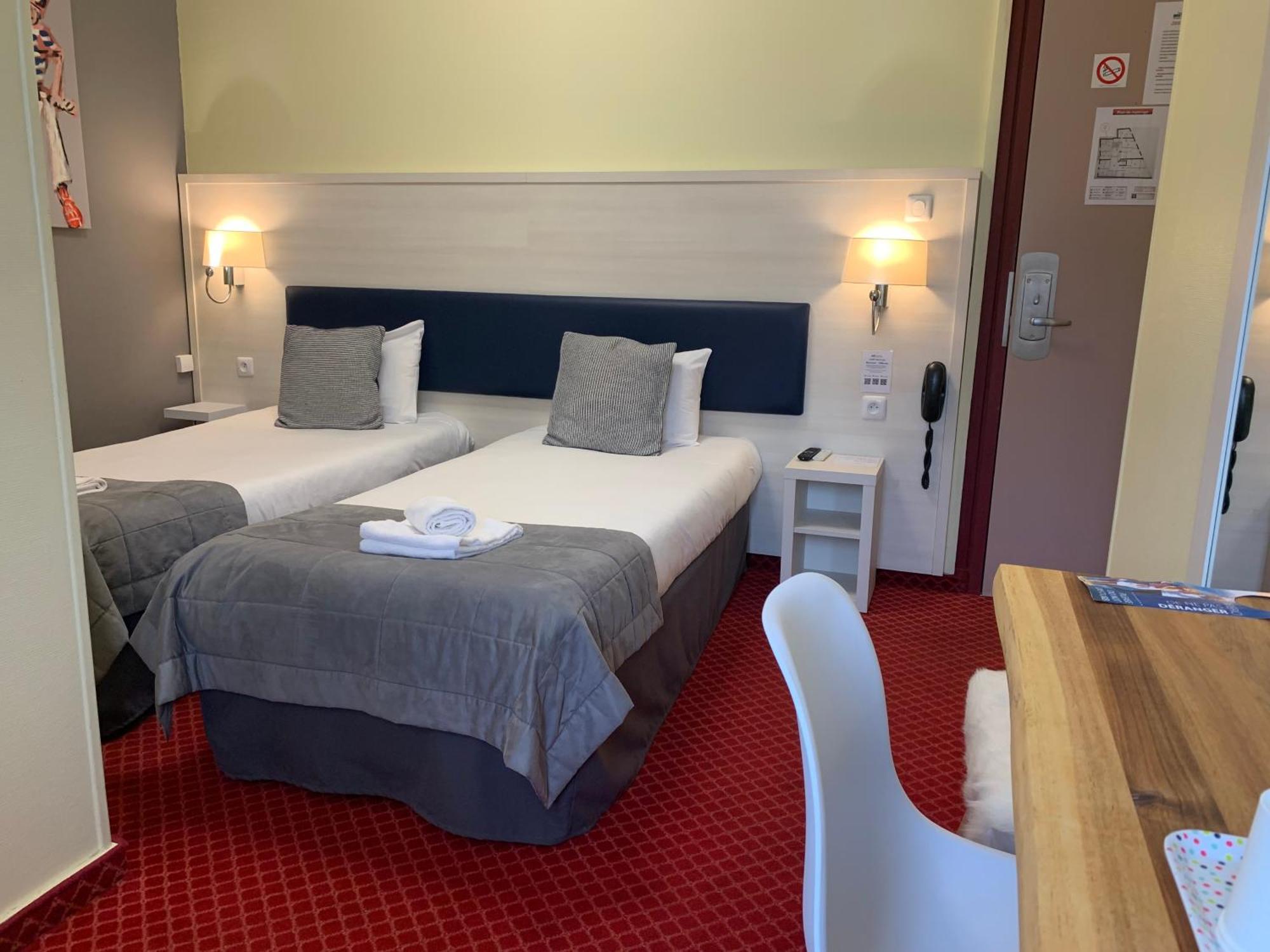 Brit Hotel Bleu Nuit Saintes Kültér fotó