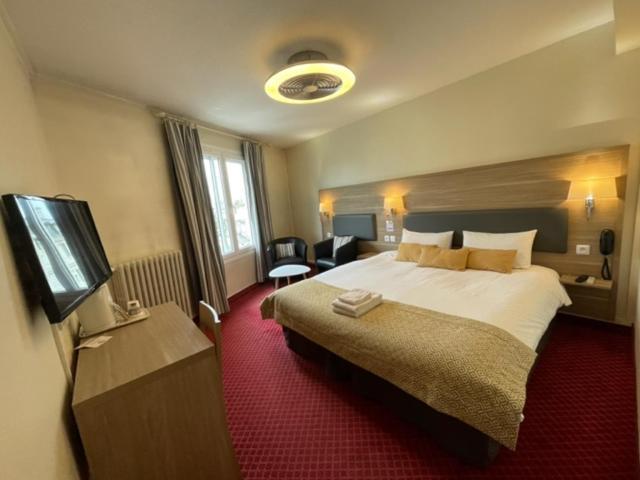 Brit Hotel Bleu Nuit Saintes Kültér fotó