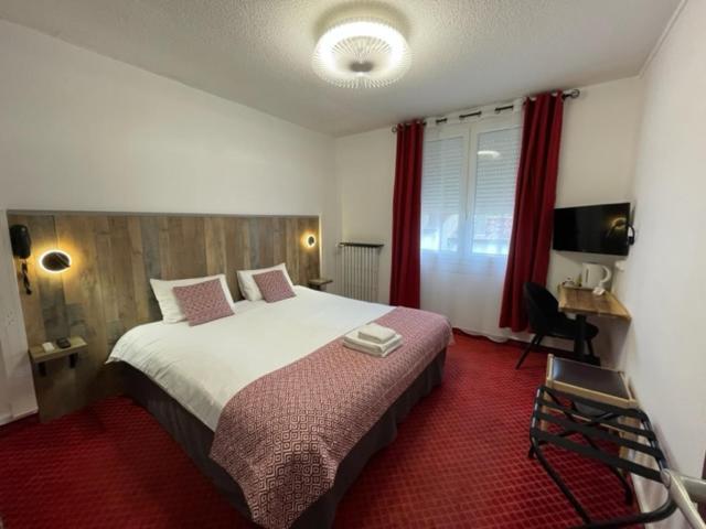 Brit Hotel Bleu Nuit Saintes Kültér fotó