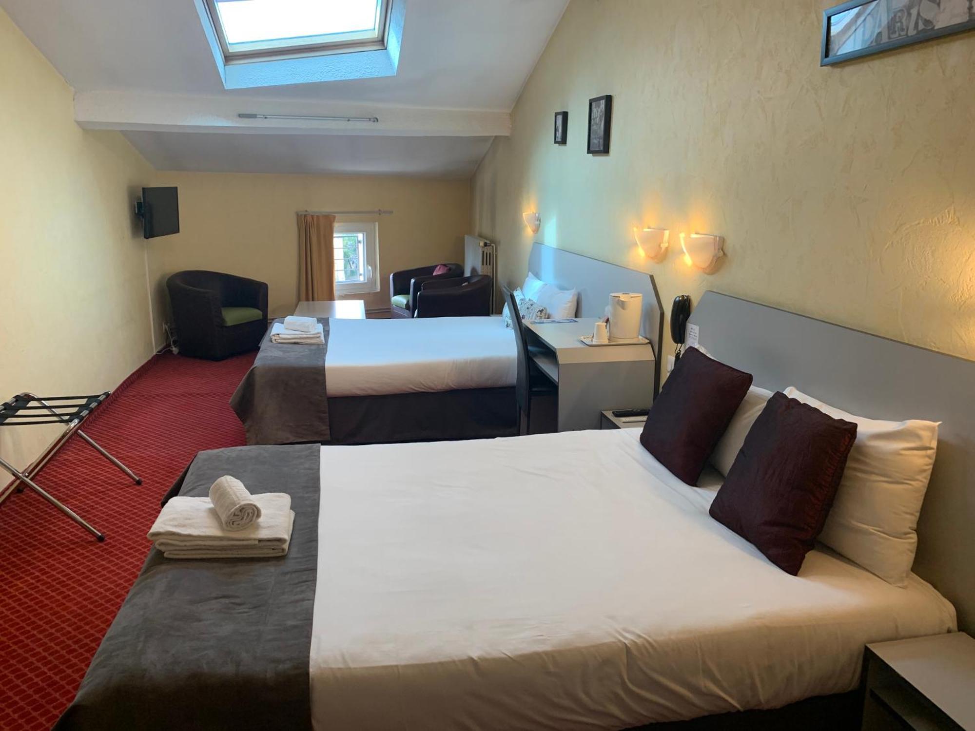 Brit Hotel Bleu Nuit Saintes Kültér fotó