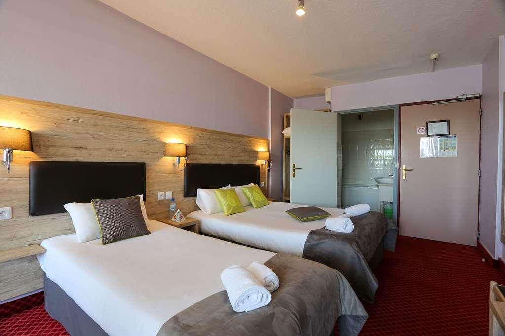 Brit Hotel Bleu Nuit Saintes Szoba fotó